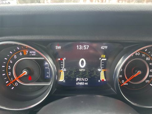 Used 2020 Jeep Gladiator Overland image 8