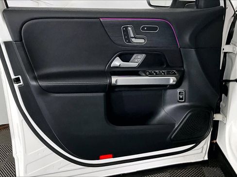 Used 2023 Mercedes-Benz GLB 250 4MATIC image 21