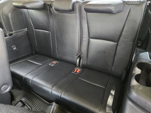 Used 2023 Toyota Highlander XLE FWD image 20