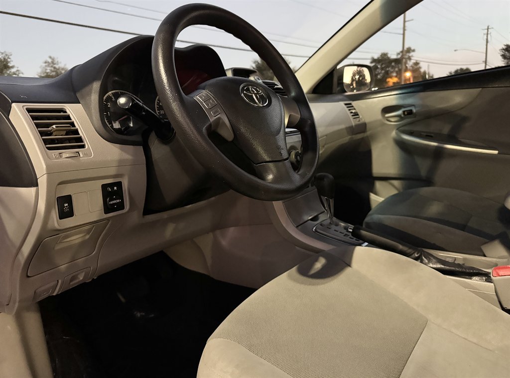 Used 2012 Toyota Corolla LE FWD image 62
