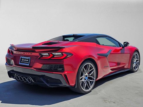 Used 2023 Chevrolet Corvette Z06 RWD image 3