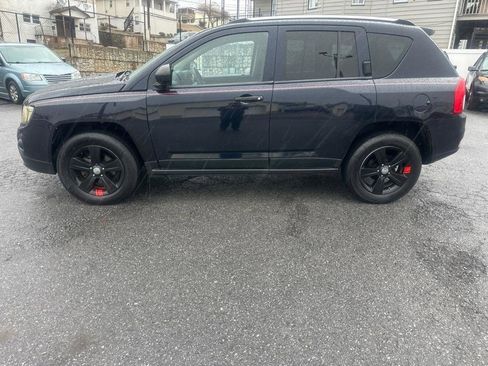 Used 2011 Jeep Compass Latitude AWD/4WD image 11