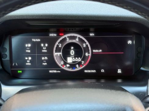 Used 2020 Land Rover Discovery Sport SE image 35