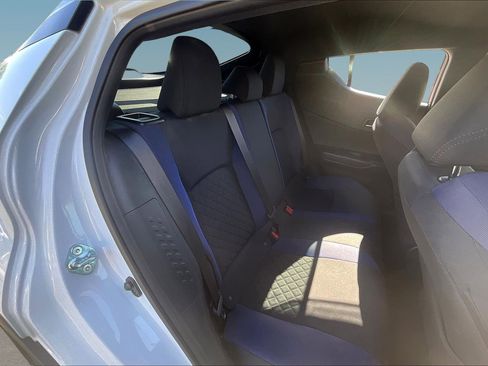 Used 2022 Toyota C-HR XLE FWD image 24