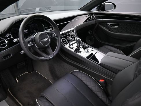 Certified 2023 Bentley Continental GT V8 image 4
