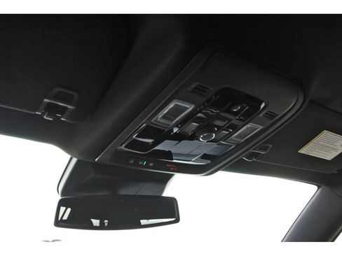 Certified 2025 Cadillac Escalade ESV Luxury image 27