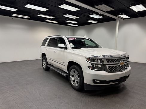 Used 2019 Chevrolet Tahoe LT w/ LT Signature Package AWD/4WD image 7