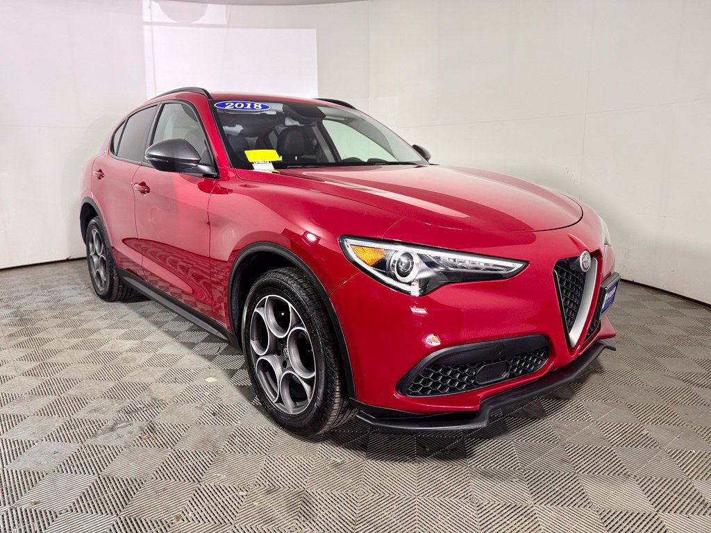 Used 2018 Alfa Romeo Stelvio Sport w/ Quick Order Package 22J Sport AWD/4WD image 9