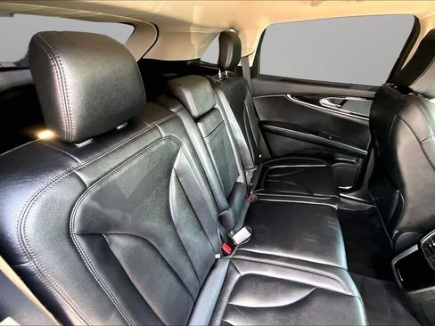 Used 2023 Lincoln Nautilus AWD w/ Premium Package image 16
