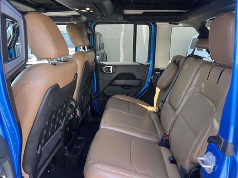 Used 2022 Jeep Wrangler Unlimited Rubicon 4xe w/ Steel Bumper Group AWD/4WD image 10