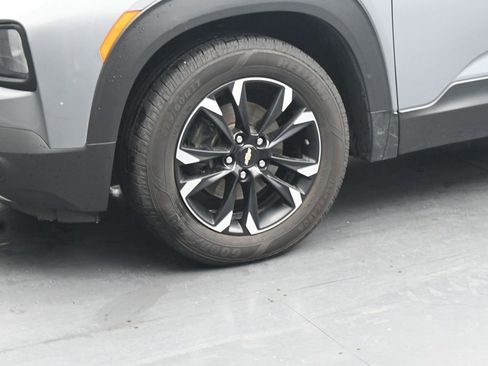 Used 2023 Chevrolet TrailBlazer LT w/ Convenience Package FWD image 12
