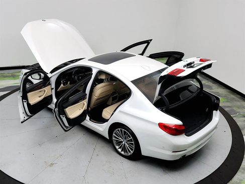 Used 2017 BMW 530i image 40