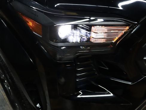 Used 2024 Toyota Tacoma TRD Sport image 12