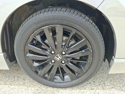 Used 2018 Honda Fit Sport image 9