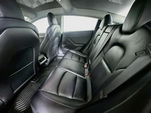 Used 2022 Tesla Model 3 Long Range AWD/4WD image 27