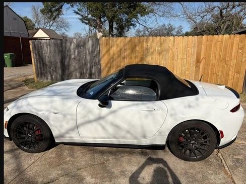Used 2017 MAZDA MX-5 Miata Club w/ Brembo/BBS Package image 2