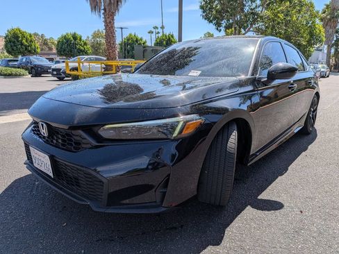 Used 2025 Honda Civic Sport image 4