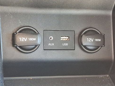 Used 2020 Hyundai Elantra SE FWD image 25