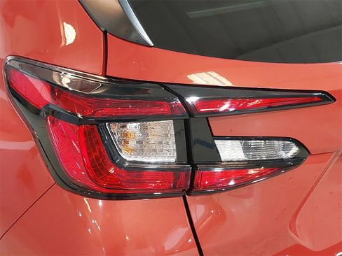 Certified 2025 Subaru Crosstrek 2.5i Limited w/ Crosstrek Mirror Package image 33