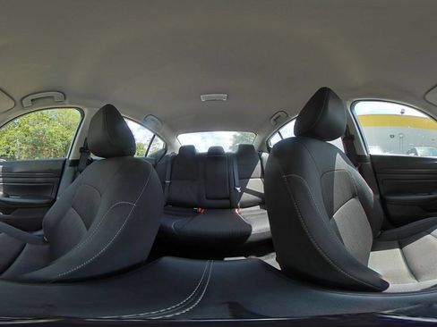 Used 2025 Nissan Altima 2.5 SV FWD image 42