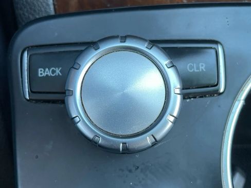 Used 2014 Mercedes-Benz GLK 350 4MATIC image 23