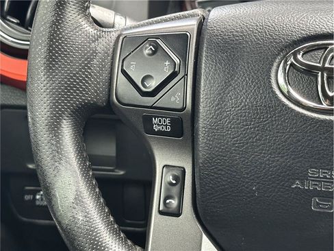 Used 2016 Toyota Tacoma TRD Off-Road AWD/4WD image 21