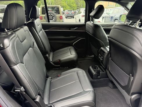 New 2026 Jeep Grand Cherokee L Limited AWD/4WD image 17