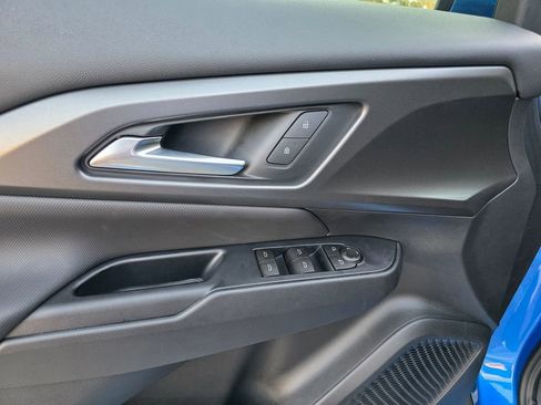 New 2026 Chevrolet Equinox EV LT image 8