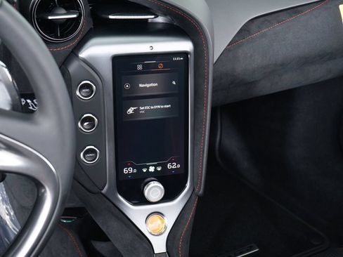 Used 2026 McLaren 750S Spider RWD image 27