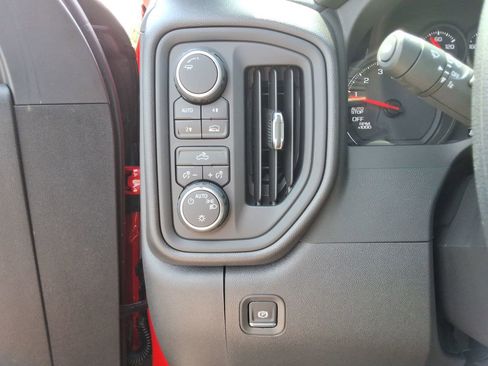 Certified 2025 Chevrolet Silverado 1500 Custom w/ Turbomax Blackout Package image 35