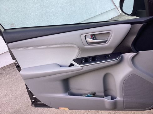 Certified 2016 Toyota Camry XLE image 26