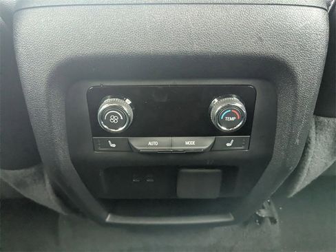 Used 2024 Chevrolet Traverse RS image 19