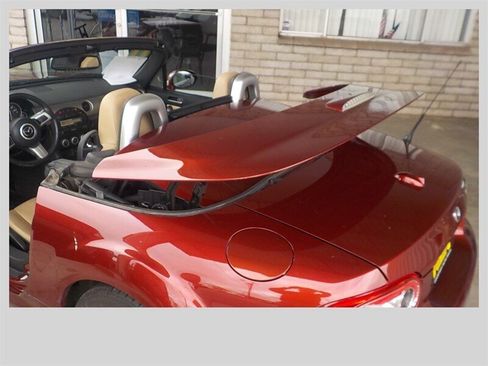 Used 2011 MAZDA MX-5 Miata Grand Touring w/ Premium Pkg image 17