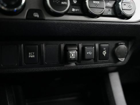 Used 2021 Toyota Tacoma TRD Sport image 31