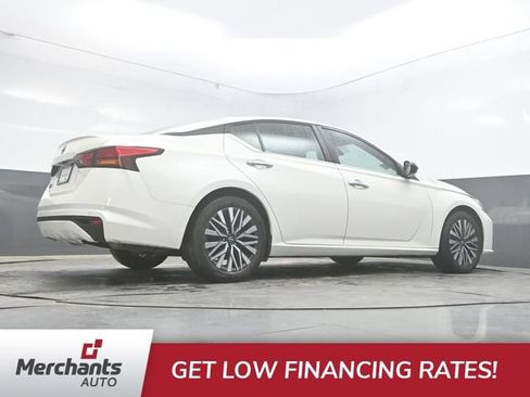 Used 2025 Nissan Altima 2.5 SV FWD image 42