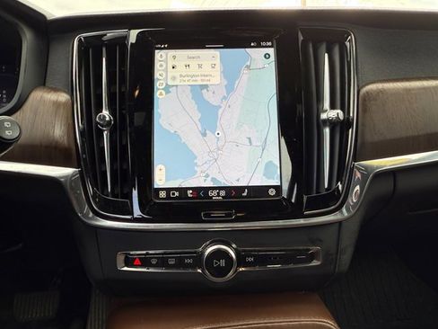 Used 2024 Volvo V90 B6 Cross Country Plus w/ Protection Package Premier image 23