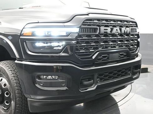 Used 2025 RAM 3500 Limited AWD/4WD image 37