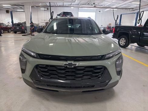 Used 2025 Chevrolet Trax ACTIV w/ Sunroof Package image 8