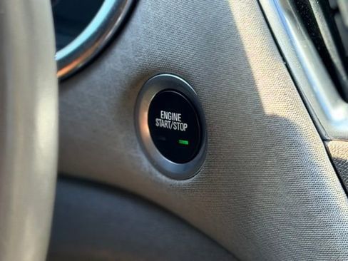 Used 2016 Chevrolet Malibu LT image 11