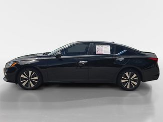 Used 2022 Nissan Altima 2.5 SV FWD video 2