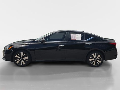 Used 2022 Nissan Altima 2.5 SV FWD image 2