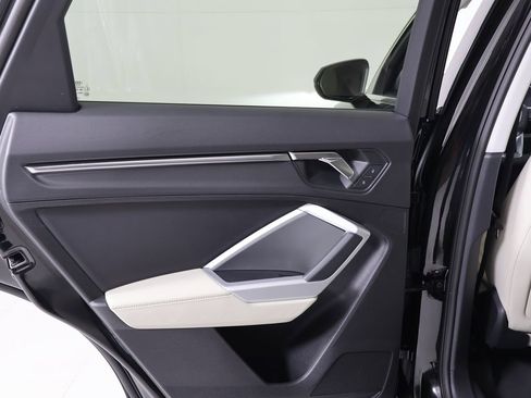 Used 2023 Audi Q3 2.0T Premium w/ Convenience Package image 23