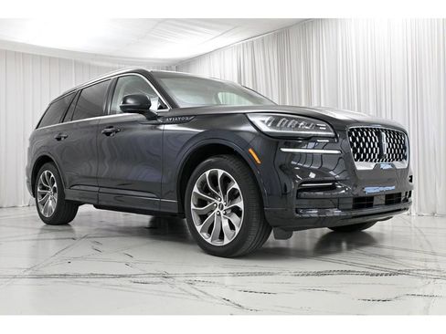 Used 2023 Lincoln Aviator Grand Touring w/ Equipment Group 301A image 2