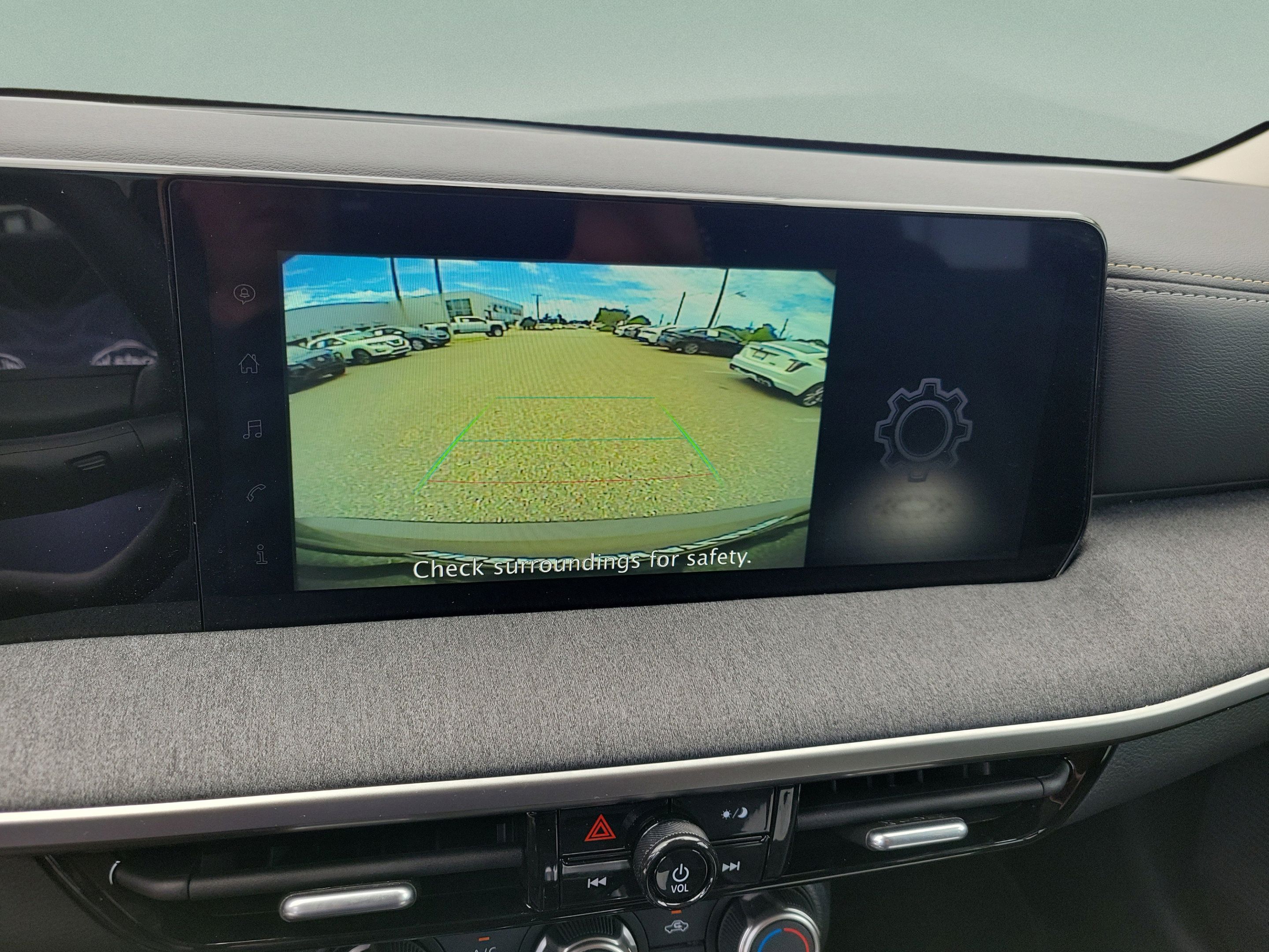 Used 2025 Nissan Kicks SV FWD image 26