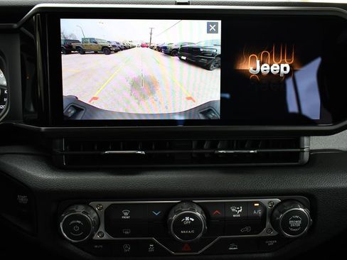 New 2026 Jeep Gladiator Sport AWD/4WD image 18