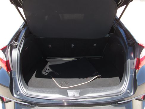 Used 2021 Toyota C-HR LE FWD image 12