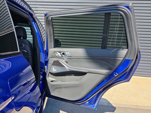 Used 2025 BMW X7 M60i AWD/4WD image 23