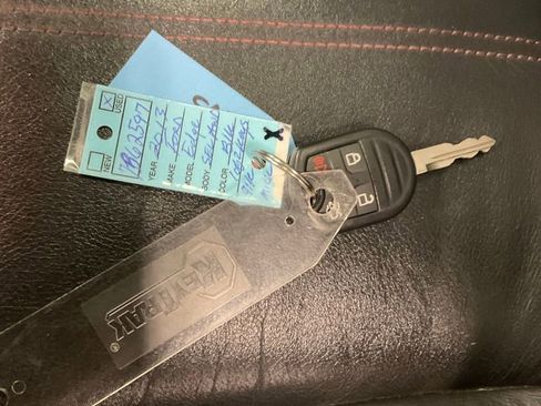 Used 2013 Ford Edge SEL image 30