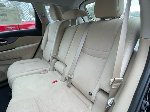 Used 2016 Nissan Rogue S image 21