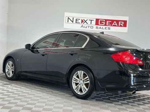 Used 2015 INFINITI Q40 w/ Moonroof Package image 6